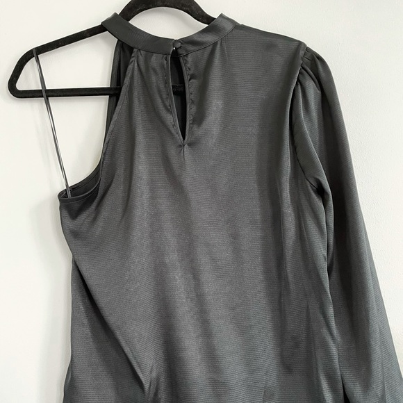 Single puff sleeve blouse - Picture 3 of 3